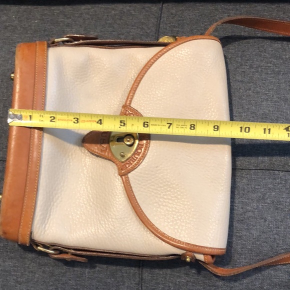 Dooney & Bourke all leather cream cross-body bag - Picture 5 of 9